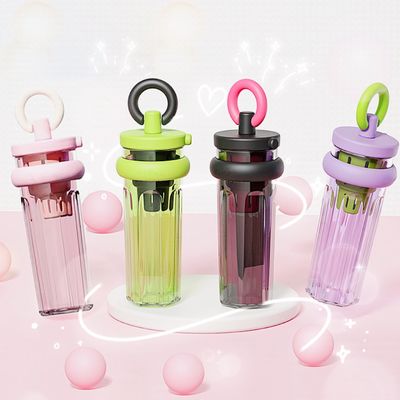 Mode 700 ml Leckdichte Reisekuppe mit Strohflasche aus nachhaltigem Kunststoff