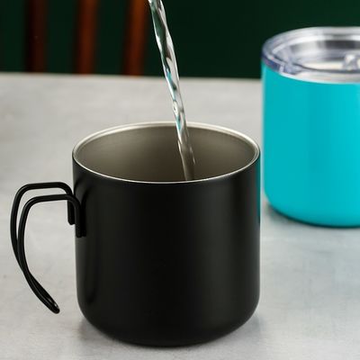Verbessern Sie Ihre Wasserflaschenkollektion mit dieser minimalistischen Edelstahlflasche