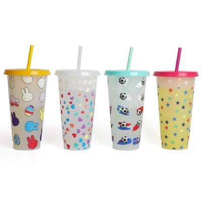 MUGS 24OZ BPA-freie Plastik-Getränke mit Farbwechselbechern, Deckel und Stroh