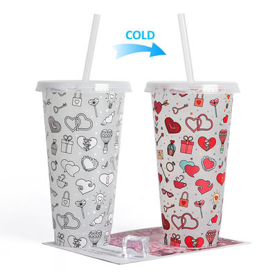 Anpassbares Geschenkguss 24oz kalter Plastikbecher mit modernem Design und individuellem Logo