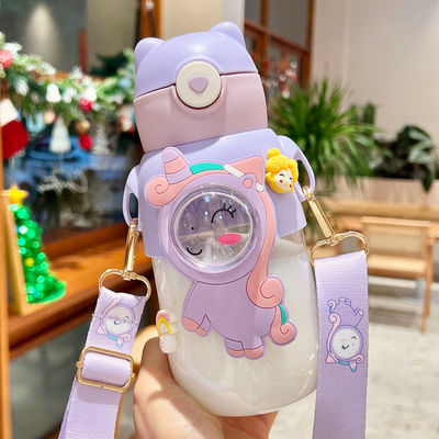 PC Material Cute Design Cartoon Plastik Wasserflasche BPA-freie Tasse mit Strap und Stroh