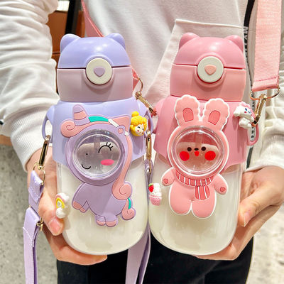 Direkt Trinken Große Kapazität niedliches Cartoon Bär Kaninchen Plastik Wasserflasche mit Stroh