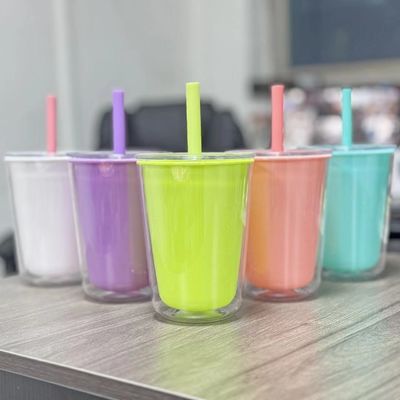 TOUR Doppelwandflasche aus Plastik mit Stroh