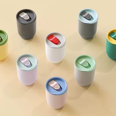 Reiseveranstaltung 12oz AS Kunststofffarbiger Weinflasche mit Deckel modernes Design umweltfreundlich
