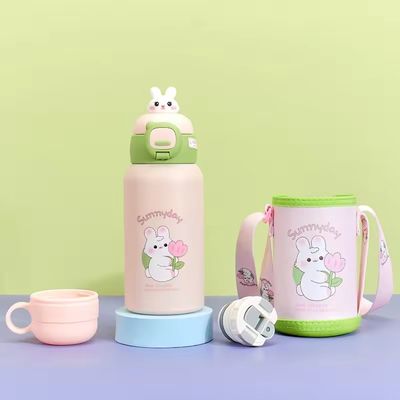 Tragbare Wasserflasche mit Abdeckung Modernes Design Karikaturwasserbecher aus Edelstahl