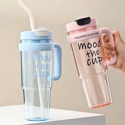 Plastik-Wasserbecher 900ml BPA-freie Sprühflasche für Mädchen Outdoor-Sport und Reisen