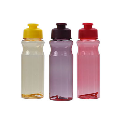 Sport OEM BPA-freie Plastiktrinkbecher Wasserflaschen mit Gurt für alle Umgebungen