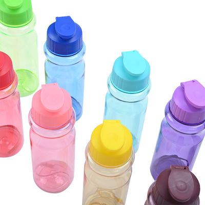 Sport OEM BPA-freie Plastiktrinkbecher Wasserflaschen mit Gurt für alle Umgebungen