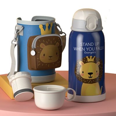 Anwendbar für Menschen 550ml niedliche Zeichentrickfilm Kinder Wasserbecher mit Smart Cover