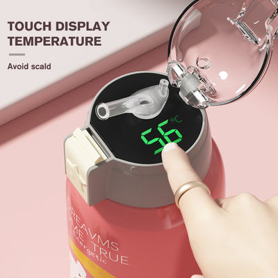 Anwendbar für Menschen 550ml niedliche Zeichentrickfilm Kinder Wasserbecher mit Smart Cover