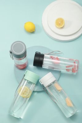 TOUR Recycling-Pastick 600 ml 800 ml Wasserflasche mit Zeitmarker für Outdoor-Aktivitäten