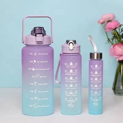 Sportflasche mit Schrägwasser aus Kunststoff mit großer Kapazität 2000 ml 900 ml 300 ml für den Außenbereich