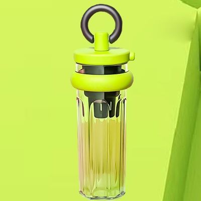 Reisekuppe mit Stroh 700 ml große Kapazität Wärmedämmung tragbare transparente Flasche