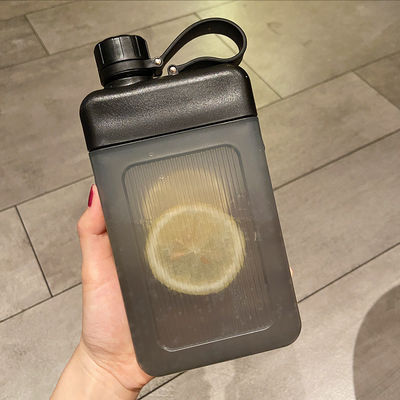 450 ml BPA-freie, quadratische PP-Plastik-Sportsaftflasche mit Kappe