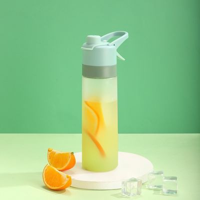 Design Custom Logo 650ml Plastik Sprühflaschen für Sport im Freien Kreativflasche