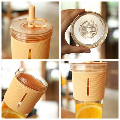 Sommer-Must-Have 700ml klarer BPA-freier Saft Trinkwasserflasche mit Strohhüllen