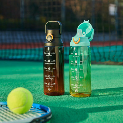 Wasserflasche mit Schrägfläche mit Handgriff und Stroh für Outdoor-Sport 750 ml