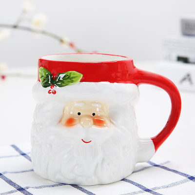 Custom-Weihnachtskeramik-Tasse mit 3D-Weihnachtsmann-Design-Cartoonstil und individueller Farbe