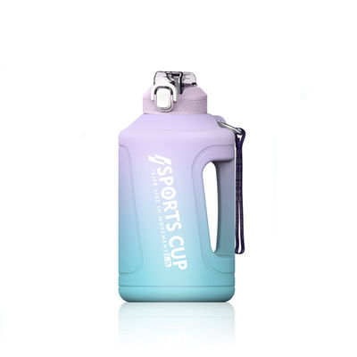 50oz Große Kapazität Schrägfarbe PP Plastik Wasserbecher für Outdoor-Sport und Fitness