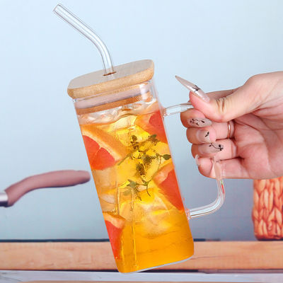 Personalisierte 350 ml Glasbecher Trinkwasserflasche mit Holzkorndeckel und quadratische Form