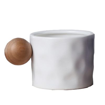 Nordic Style Keramik-Kaffeebecher mit Holzkugelgriffe 330ML Porzellan-Wiederverwendbare Tassen