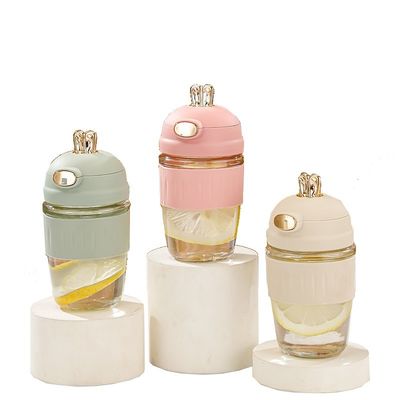 Kinderkaninchenohr Glasstrohbecher mit attraktivem Design und Silikonhüllen