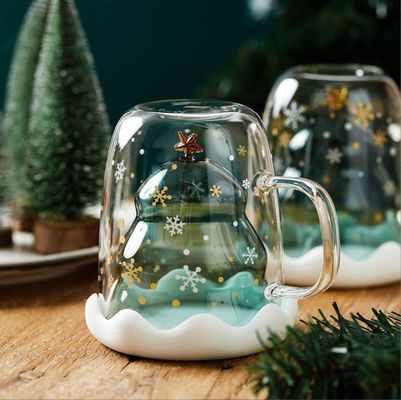 Weihnachtsfeiertage Doppelwand-Hochborosilikat-Glas-Wasserbecher mit Griff und Deckel