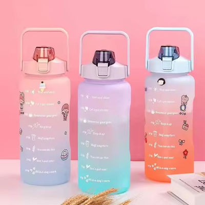 2L Fitness-Plastikflasche Portable Leakproof Frosted Gradient Spring Cap Kapazität Line Shaker Flasche kundenspezifische Farbe