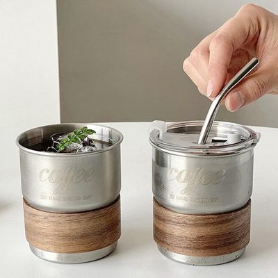 Camping-Kaffee-Tasse aus Edelstahl mit Klappgriff und nachhaltigen Materialien