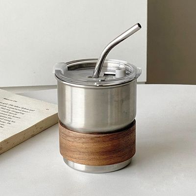 Camping-Kaffee-Tasse aus Edelstahl mit Klappgriff und nachhaltigen Materialien