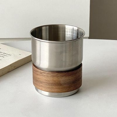 Camping-Kaffee-Tasse aus Edelstahl mit Klappgriff und nachhaltigen Materialien