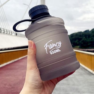 680 ml große Plastik-Tasche für Studenten im Freien