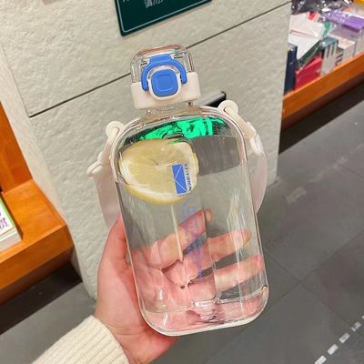 Bleiben Sie überall hydratisiert 750 ml Quadratklare Wasserflasche mit Seil und undichtem Deckel