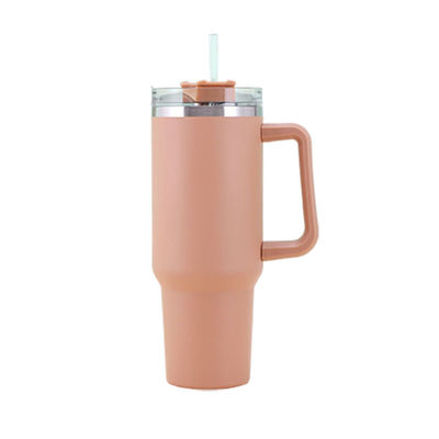 Portable Thermal Cup Tumbler mit Griff und Deckel Stroh 40oz Edelstahl isoliert