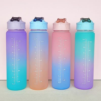 Bleiben Sie hydratisiert unterwegs mit 900 ml Bpa-freier Farbflasche für Outdoor-Sportwasser