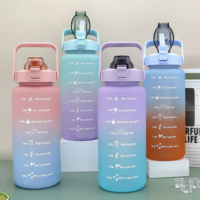 Outdoor Sport 2L Plastik-Wasserflasche mit Kapazitätsleitung und Korrosionsschutzbeschichtung