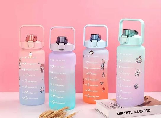 Outdoor Sport 2L Plastik-Wasserflasche mit Kapazitätsleitung und Korrosionsschutzbeschichtung