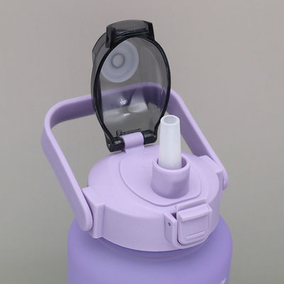 Outdoor Sport 2L Plastik-Wasserflasche mit Kapazitätsleitung und Korrosionsschutzbeschichtung