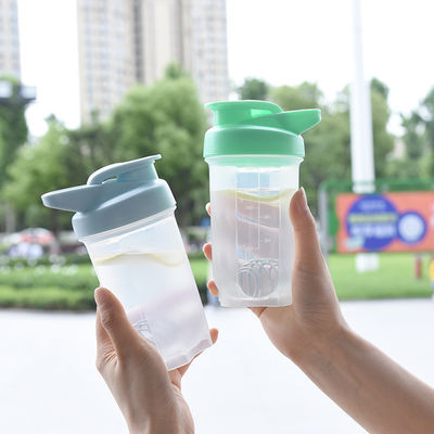 Anpassbarer 300ml Plastik-Shake-Becher Tragbarer Kinder-Wasserbecher Grüne Sportflasche