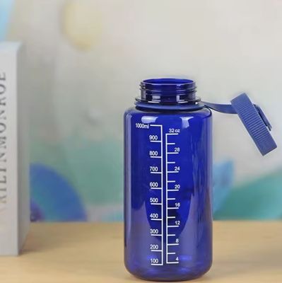 Unisex 1000 ml Wasserbecher mit großer Kapazität Wasserdichte Becher mit PS Kunststoff