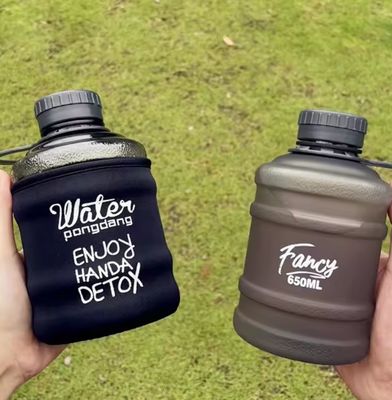 680 ml große, direkte Trinktasse perfekt für Studenten und Aktivitäten im Freien