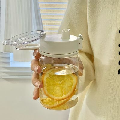 Wärmebeständige PC-Plastikflasche Flip Top Stilvolle Wasserflasche mit abnehmbarem Sieb