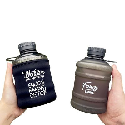 Camp Essential Wärmedämmung Mini Eimer geformte Plastik-Wasserflasche für Kinder