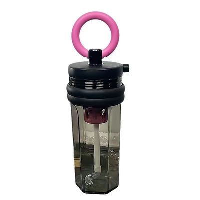700 ml große Plastikflasche mit undichtem Design und wiederverwendbarem Stroh