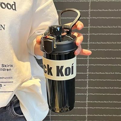 600 ml wiederverwendbare Plastikstrohbecher mit benutzerdefiniertem Logo Umweltfreundliche Wasserflasche wie gezeigt