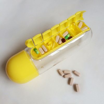Kochwasser Multifunctional 600ML 2 in 1 tägliche Plastik-Wasserflasche mit 7-Tage-Pillenkoffer