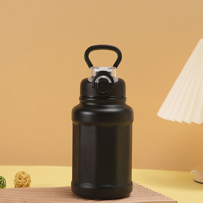Doppelwandige isolierte Sportflasche aus Edelstahl für umweltfreundliche Campingplätze