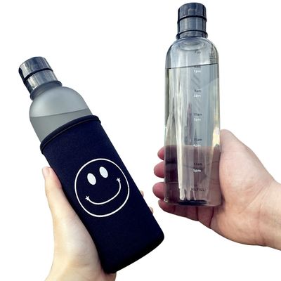 500 ml Zeitmarker Plastik-Wasserflasche mit Deckel und Deckel für Sport Camping Reisen