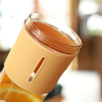 BPA-freie wiederverwendbare Bürokuppen 700ml Plastik-Tumbler mit Deckel und Stroh
