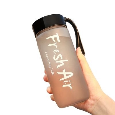 Custom Gym Sports Lecksicherer Wasserkocher Tragbare Wasserflasche mit klarem Becher und Seil
